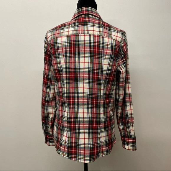L.L Bean slightly fitted cotton button down plaid flannel shirt - Picture 9 of 10